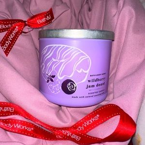 Bath and Body Works Wildberry Jam Donut 3 Wick Candle *New*